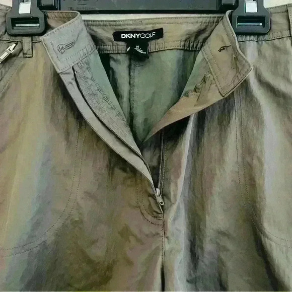 DKNY WOMENS GOLF SHORTS HUNTER GREEN ZIPPERED/ SNAP POCKETS ATHLETIC SWING.SZ 14 - Picture 9 of 13